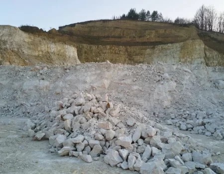 depositphotos_541296294-stock-photo-open-pit-mining-of-construction